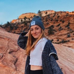 Meet your Posher, Nora